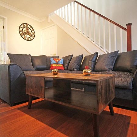 The Barwoods - Modern Spacious Home In Chester - Parking Kültér fotó