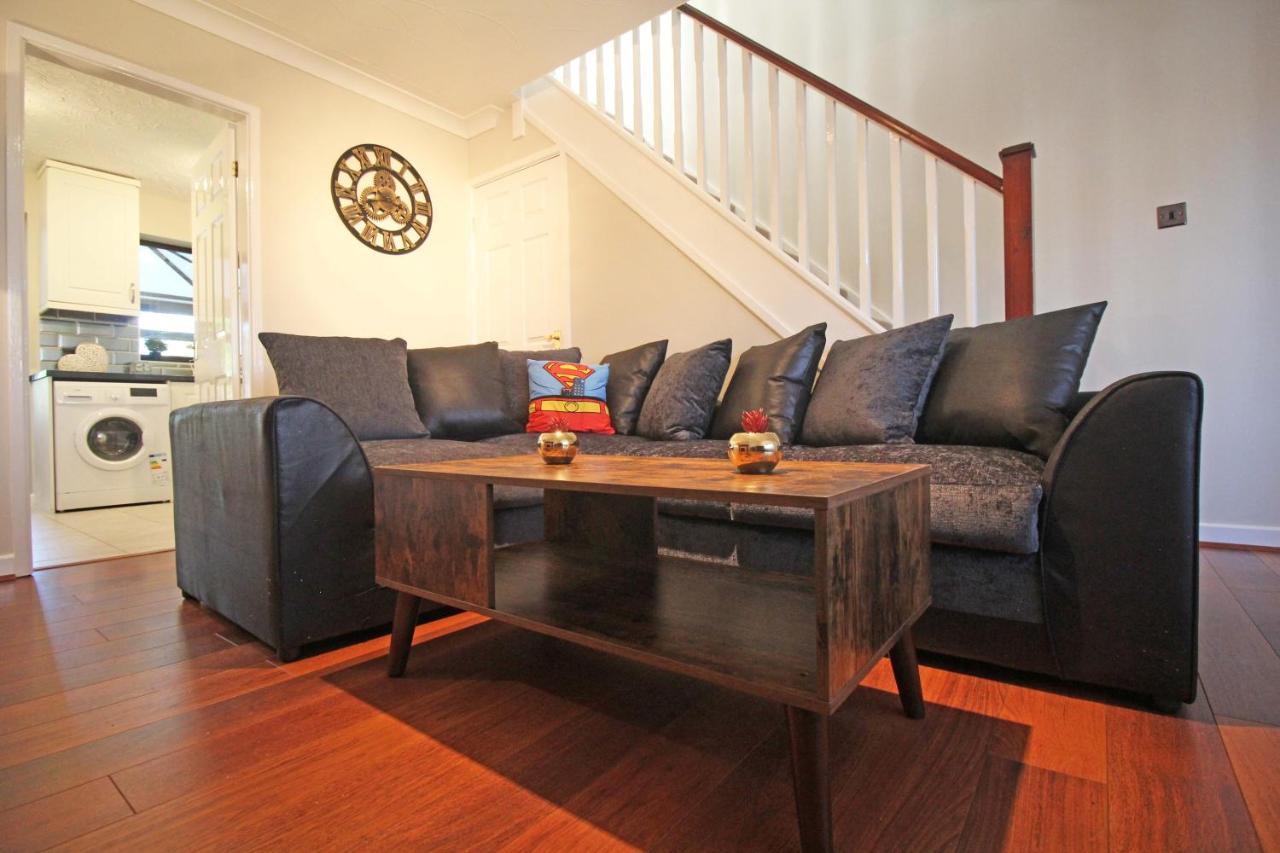 The Barwoods - Modern Spacious Home In Chester - Parking Kültér fotó