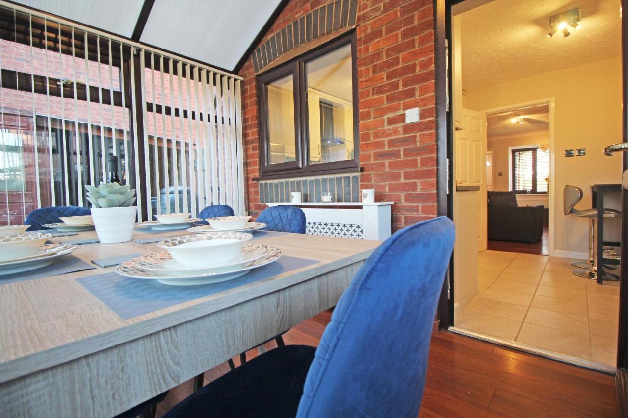 The Barwoods - Modern Spacious Home In Chester - Parking Kültér fotó