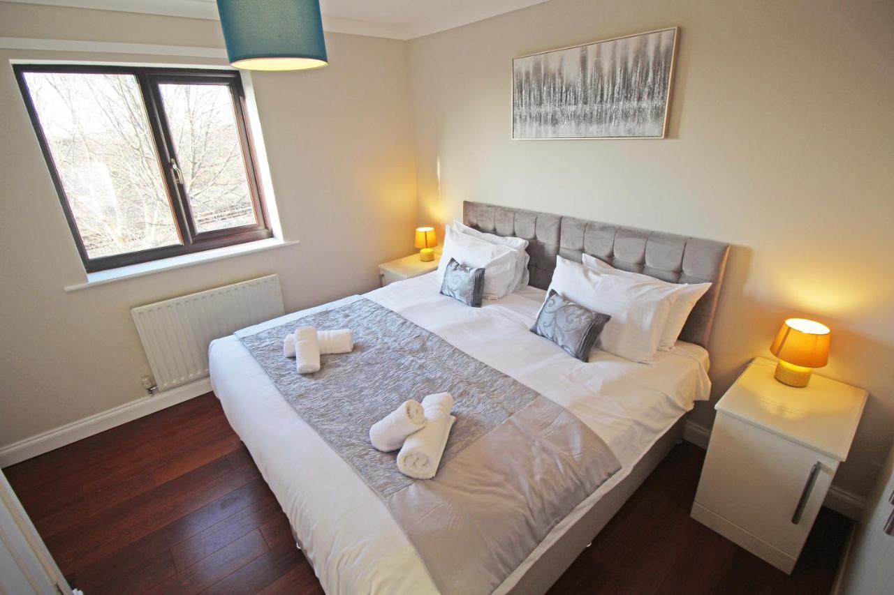 The Barwoods - Modern Spacious Home In Chester - Parking Kültér fotó